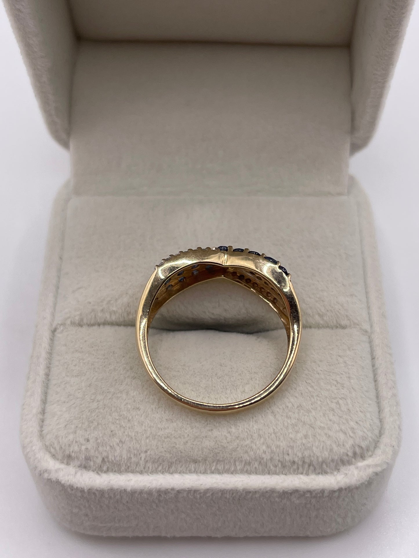 9ct gold sapphire and diamond ring