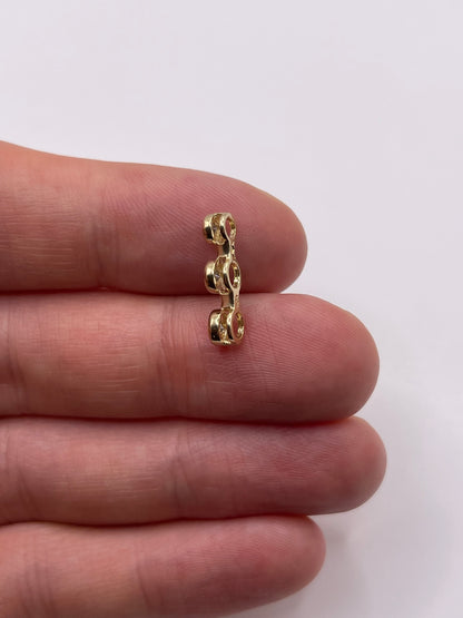 9ct gold diamond pendant