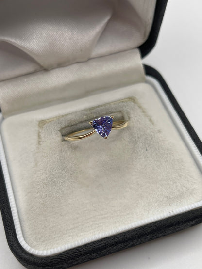 9ct gold tanzanite ring