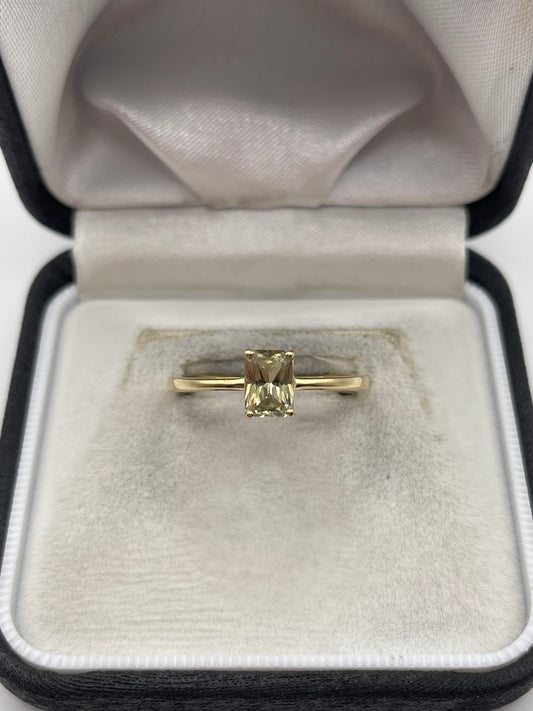 14ct gold quartz ring