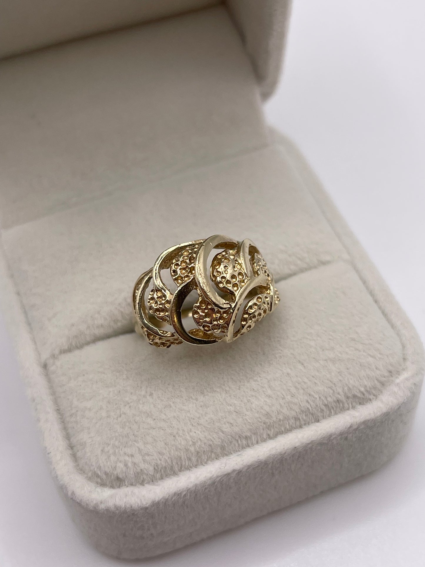 9ct gold ring