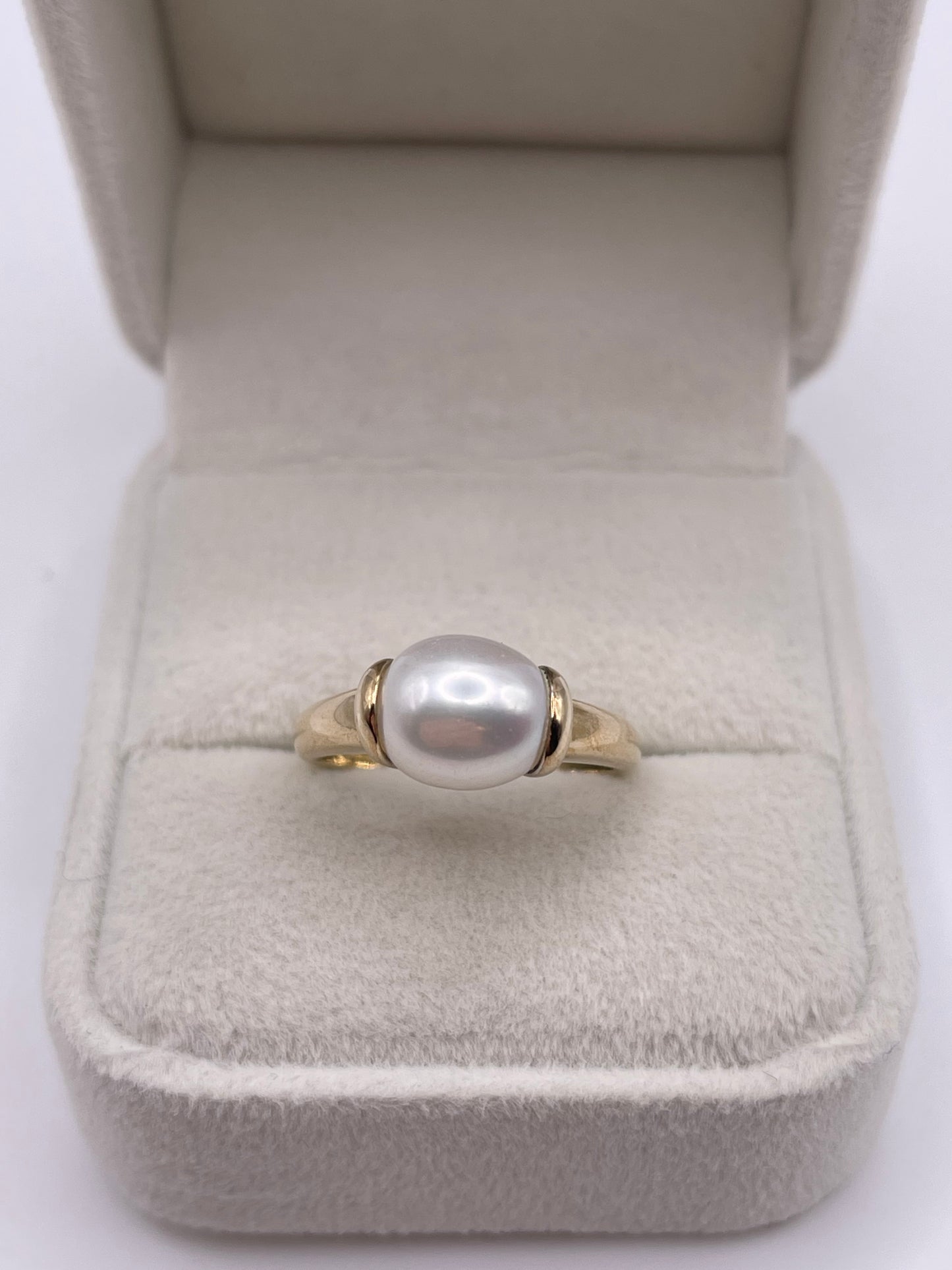 9ct gold pearl ring