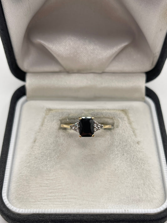 9ct gold sapphire and diamond ring