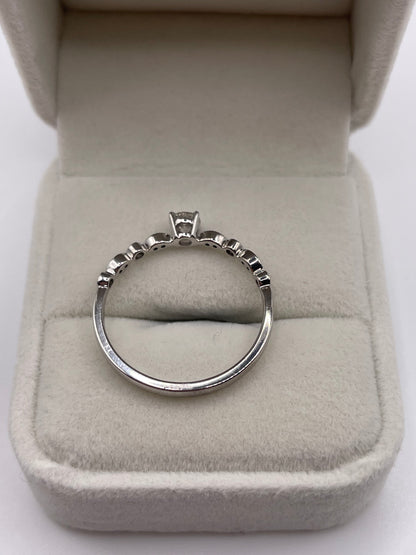 18ct white gold diamond ring