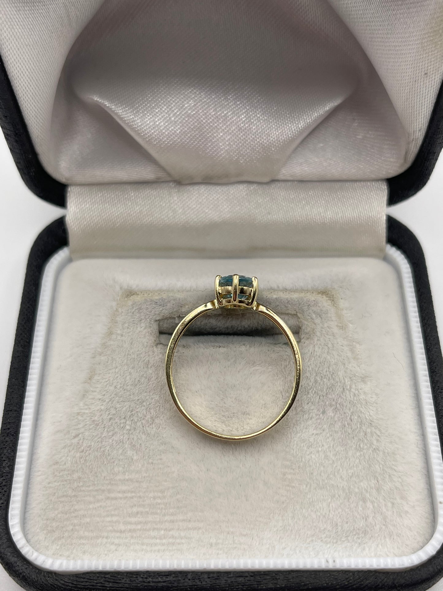 9ct gold blue zircon ring