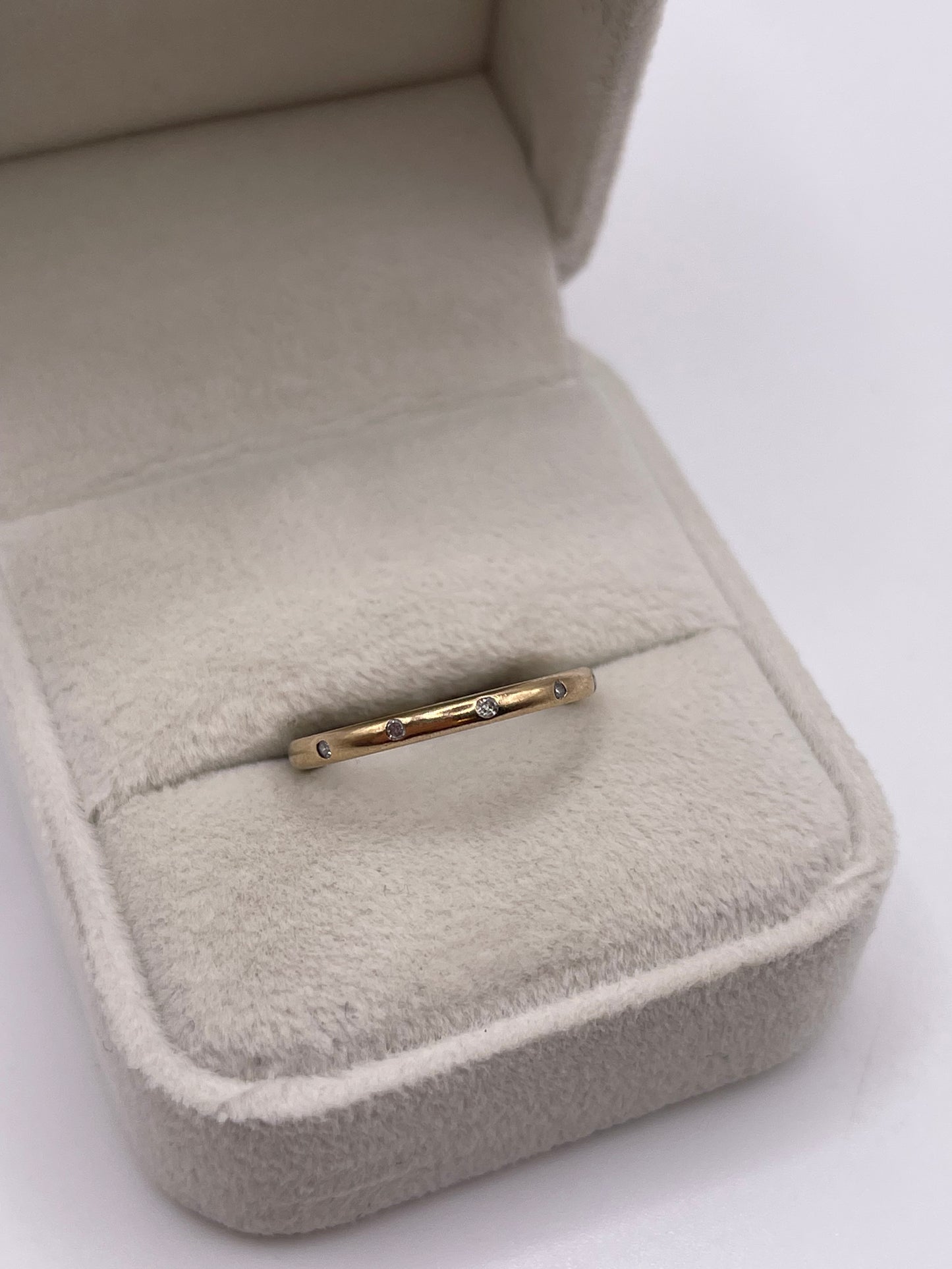9ct gold diamond ring