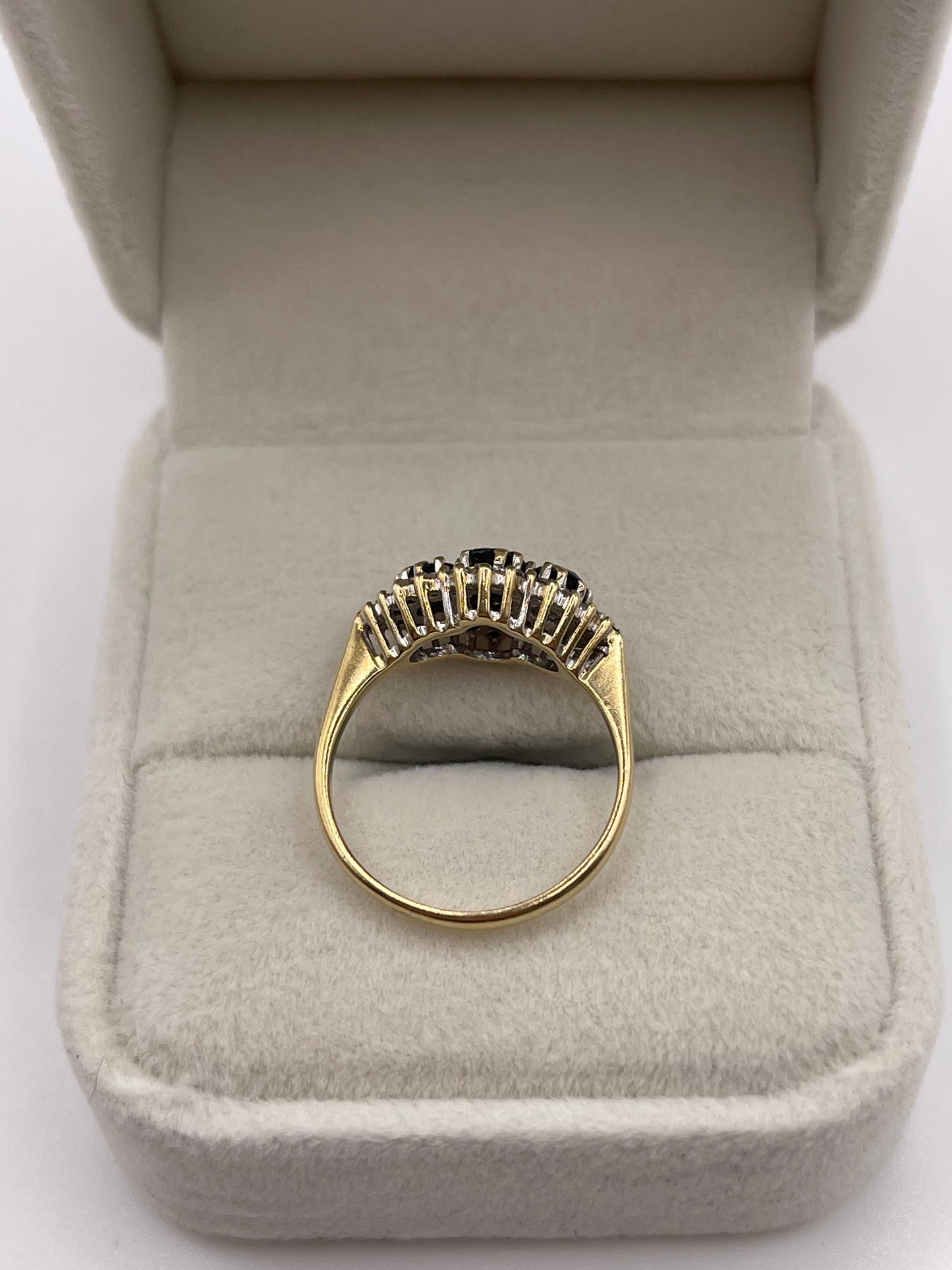 9ct gold sapphire and diamond ring