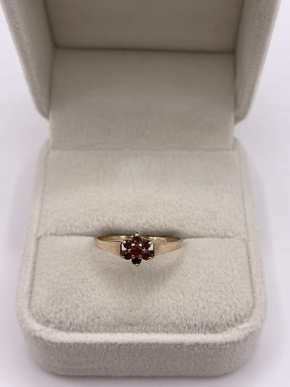 9ct gold garnet cluster ring