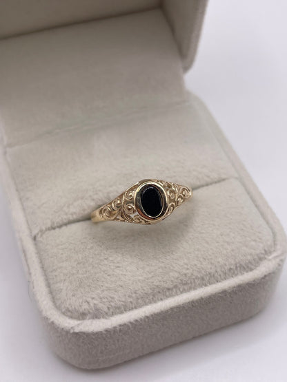 9ct gold onyx ring
