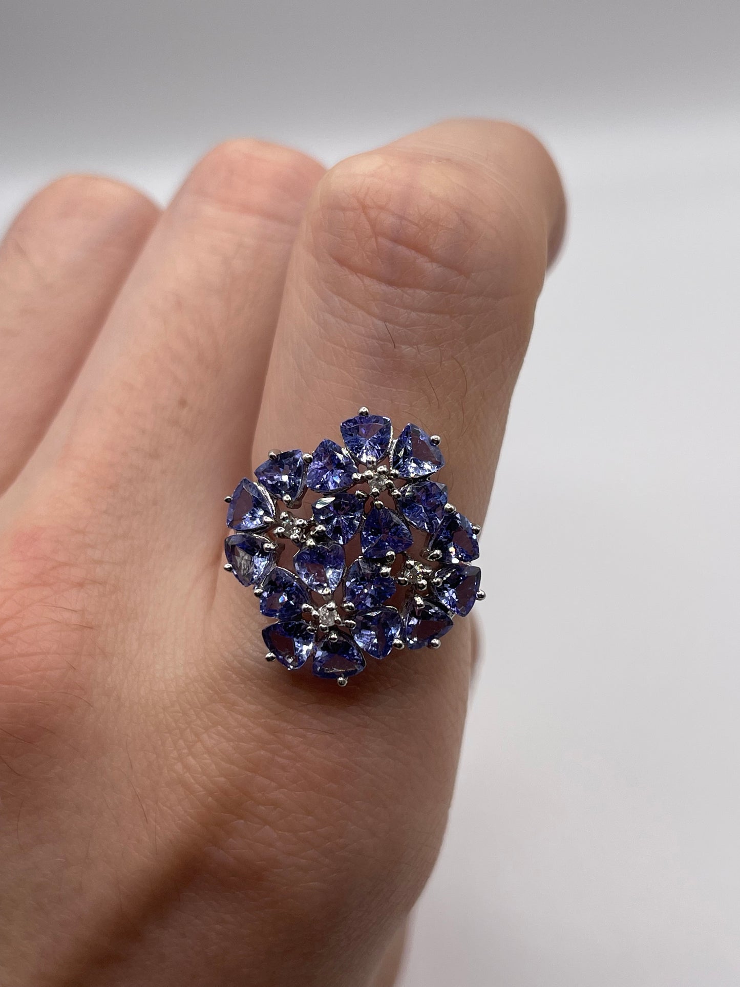 9ct white gold tanzanite and diamond ring
