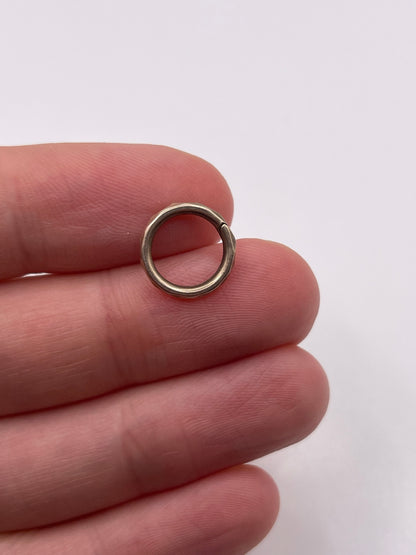 Antique 9ct rose gold split ring 4