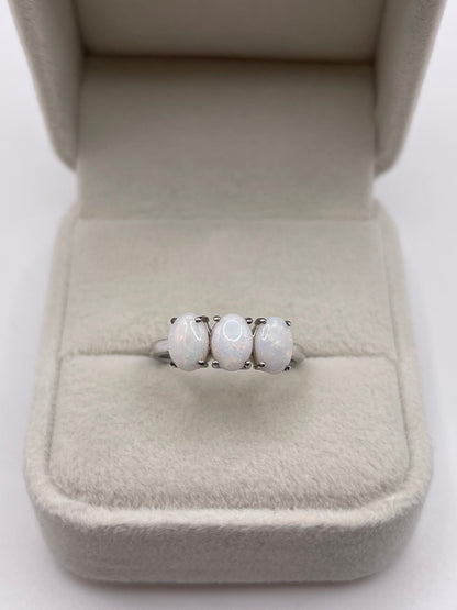 9ct white gold opal ring