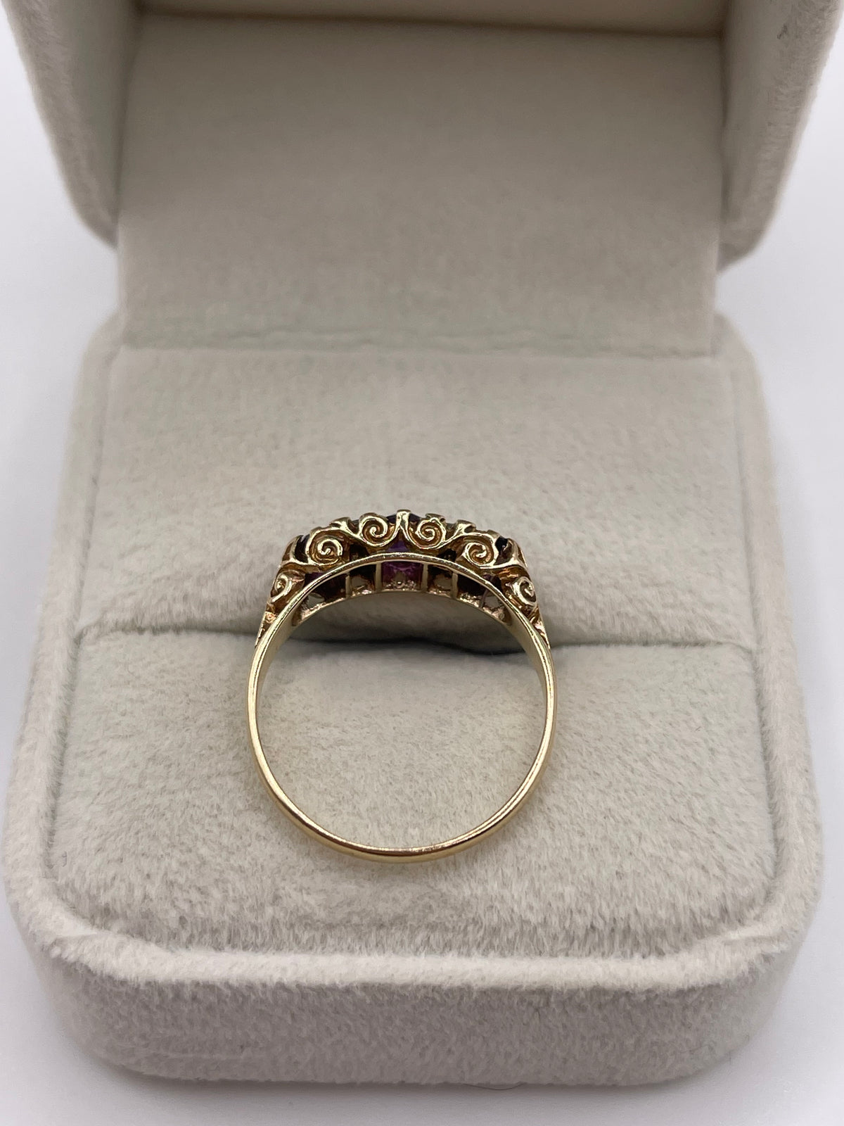 9ct gold amethyst and diamond ring