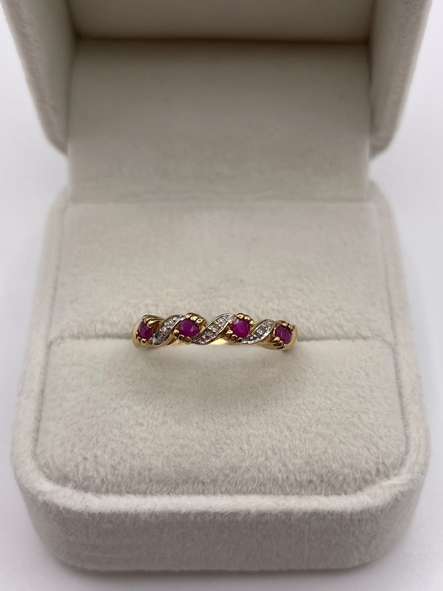 9ct gold ruby and diamond ring