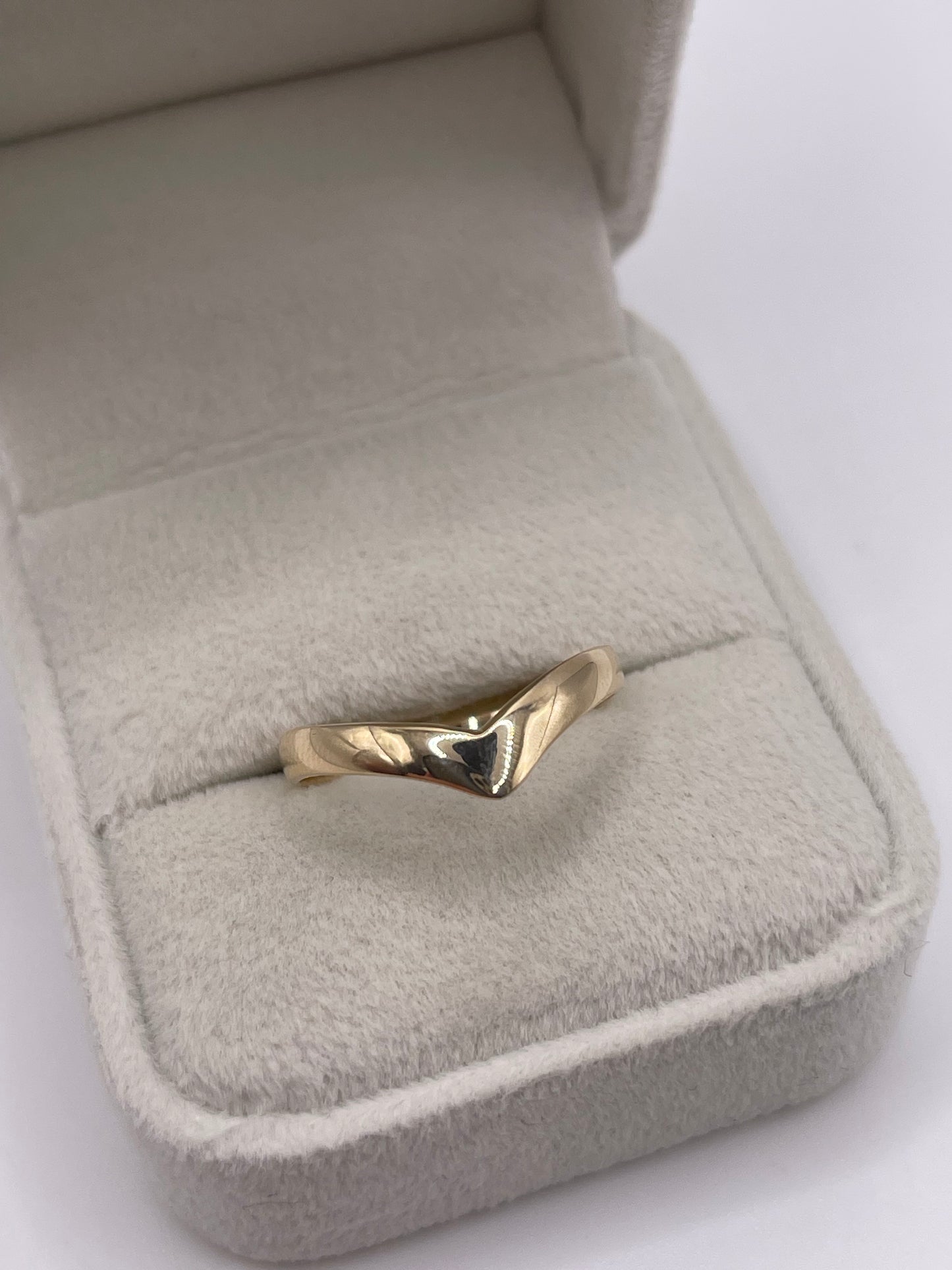9ct gold wishbone ring