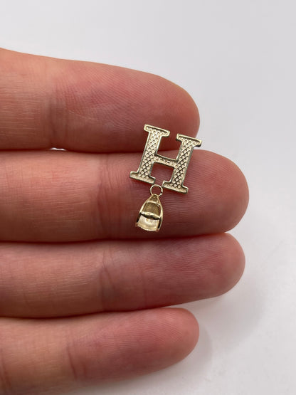 9ct gold initial H pendant