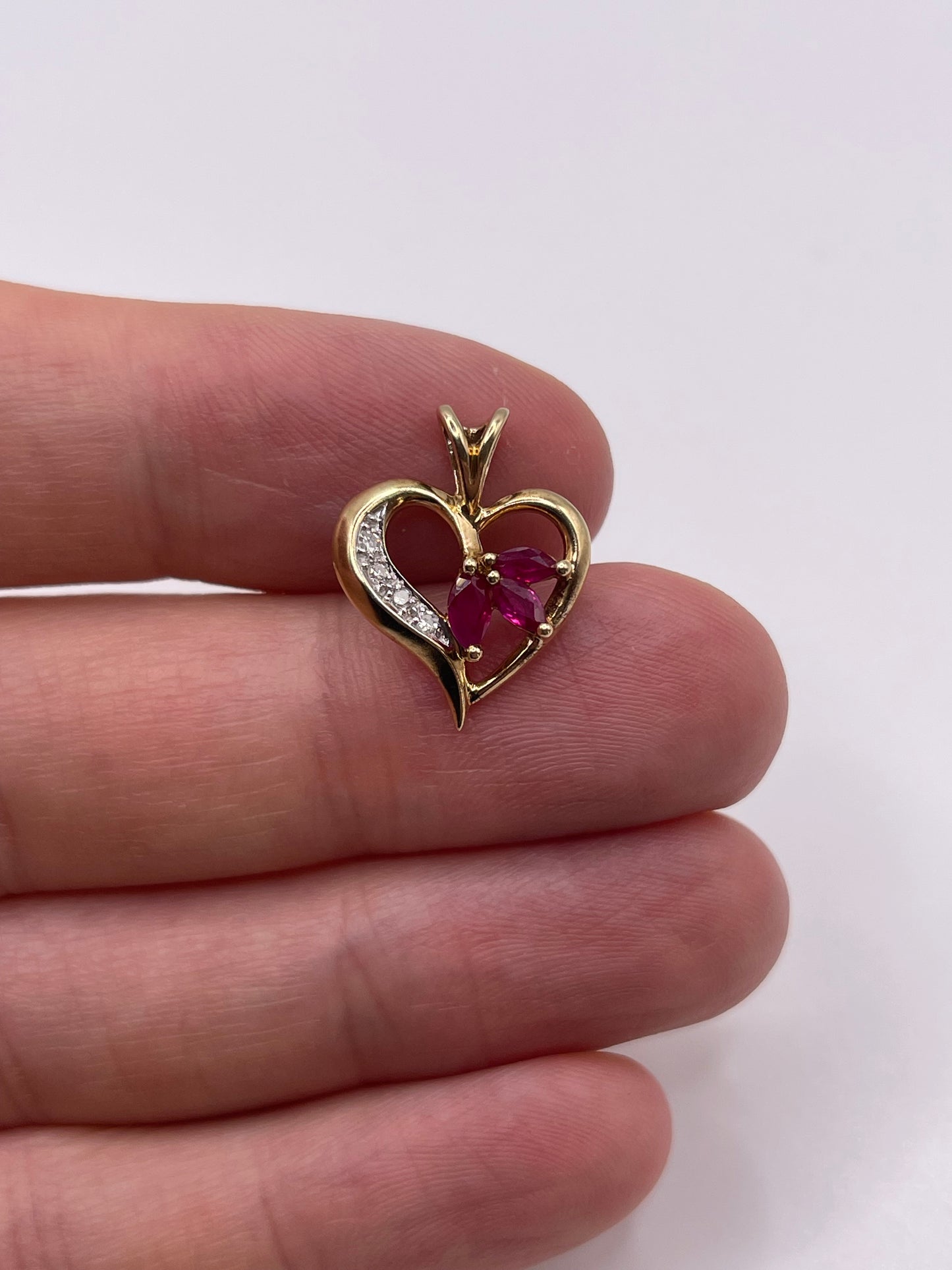 9ct gold ruby and diamond heart pendant