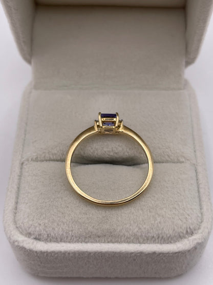 9ct gold tanzanite and diamond ring