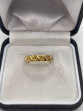 Load image into Gallery viewer, Antique 18ct gold engraved band
