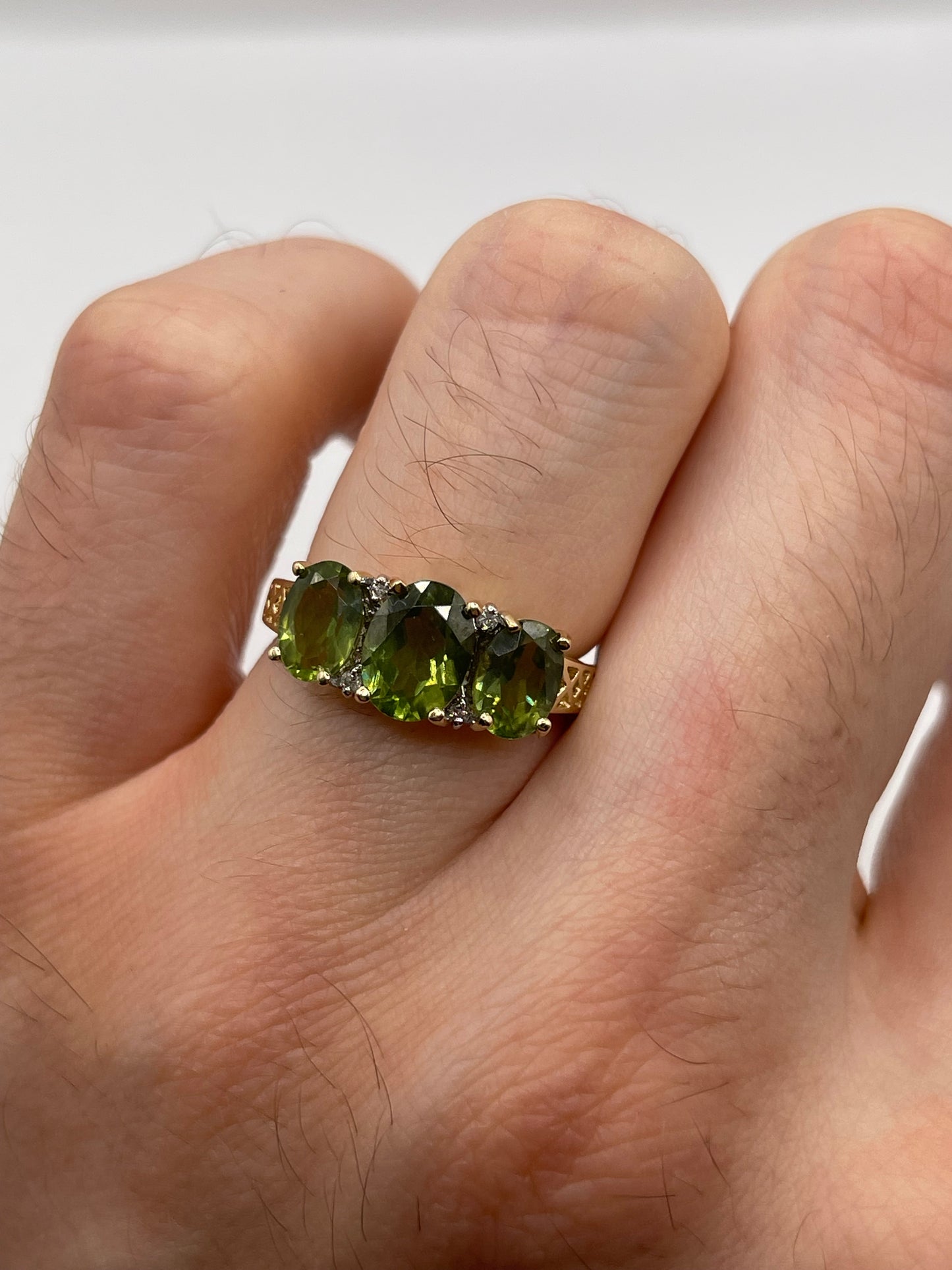 9ct gold quartz and diamond ring