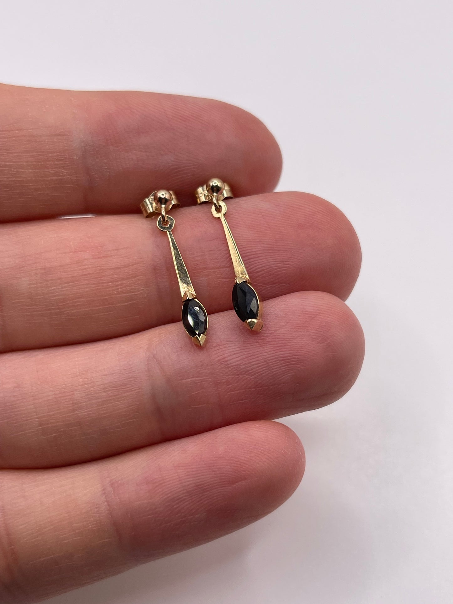 9ct gold sapphire earrings