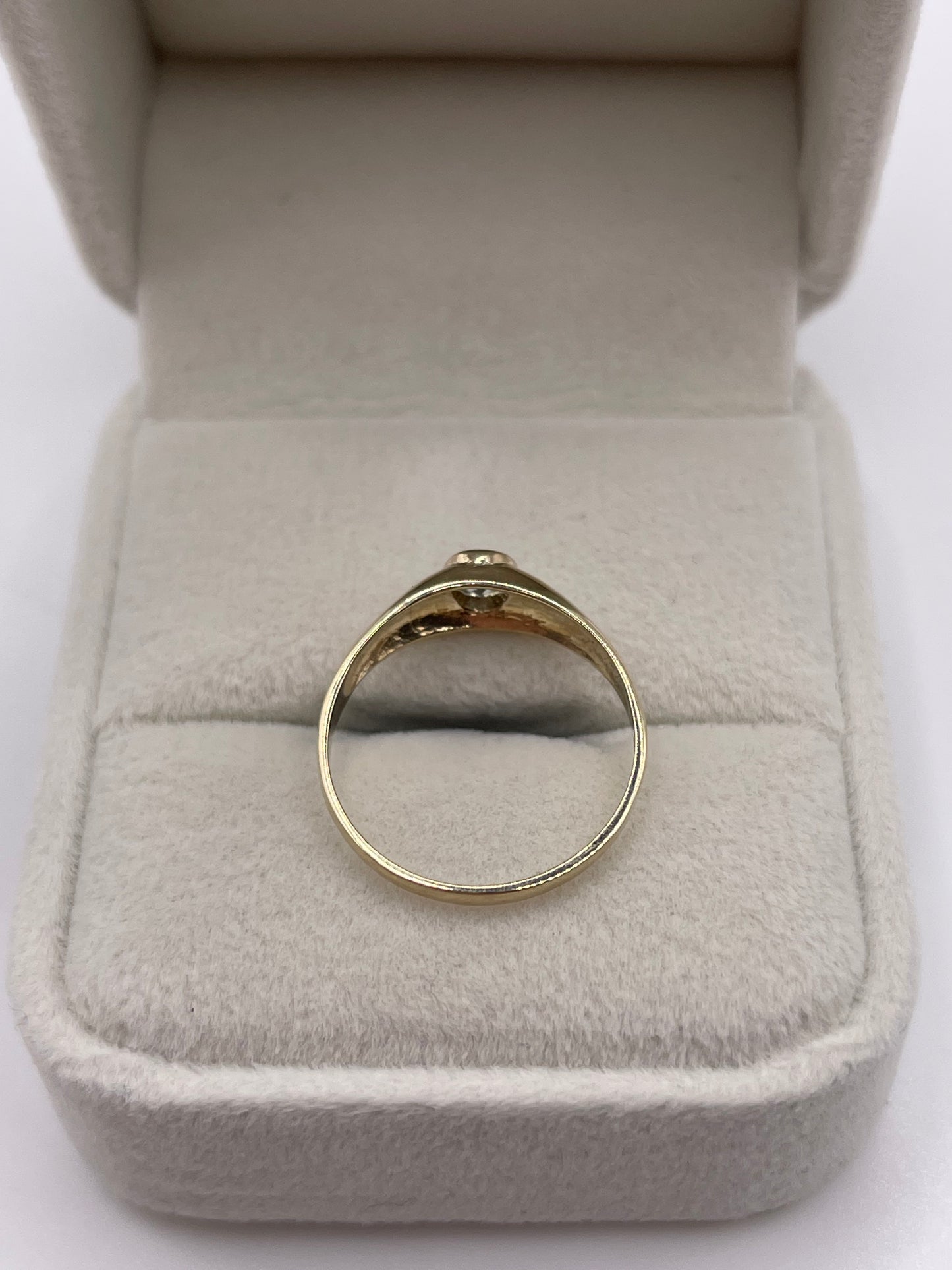 9ct gold topaz gypsy ring