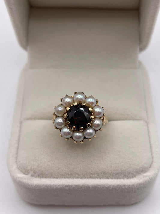 9ct gold garnet and pearl ring