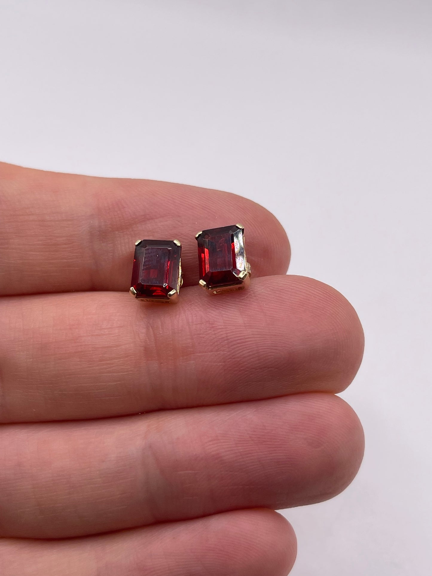 14ct gold garnet earrings