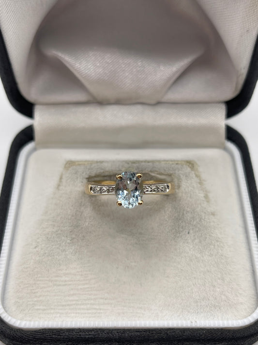 9ct gold aquamarine and diamond ring