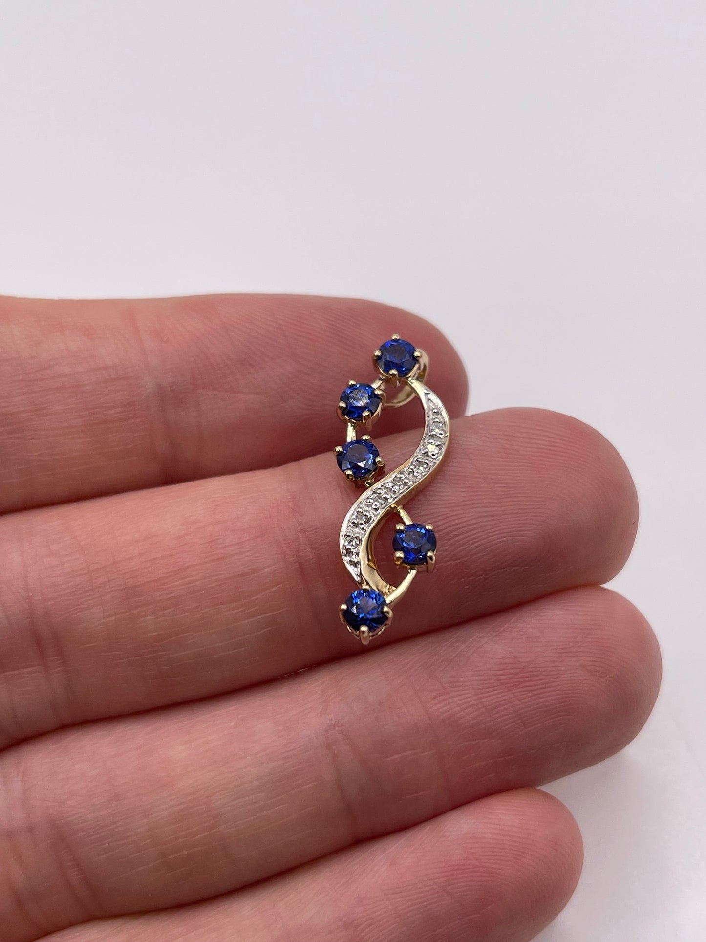 9ct gold kyanite and diamond pendant