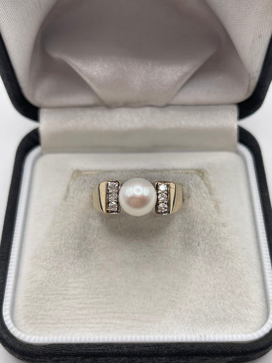 9ct gold pearl and diamond ring