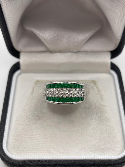 14ct white gold emerald and diamond ring