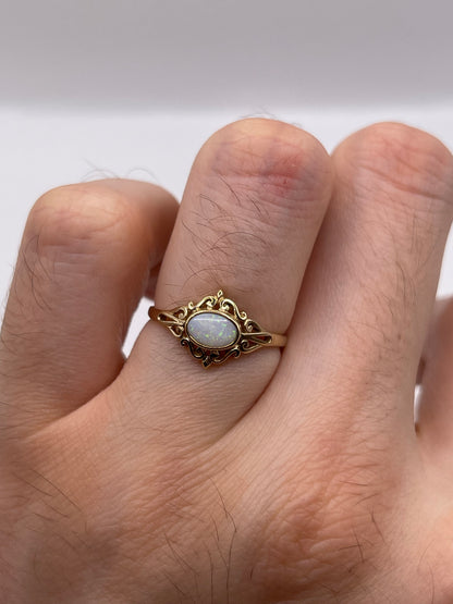 9ct gold opal ring