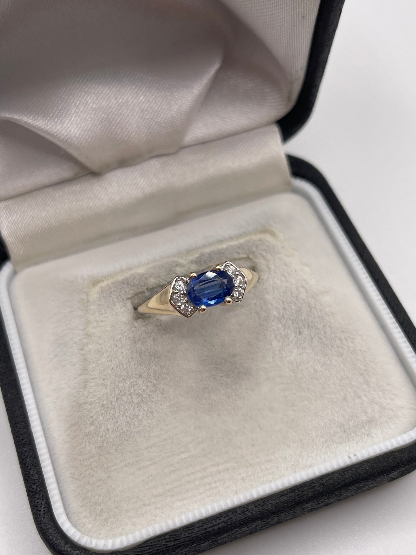 9ct gold kyanite and zircon ring