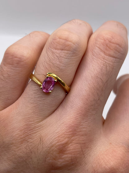 18ct gold pink sapphire ring