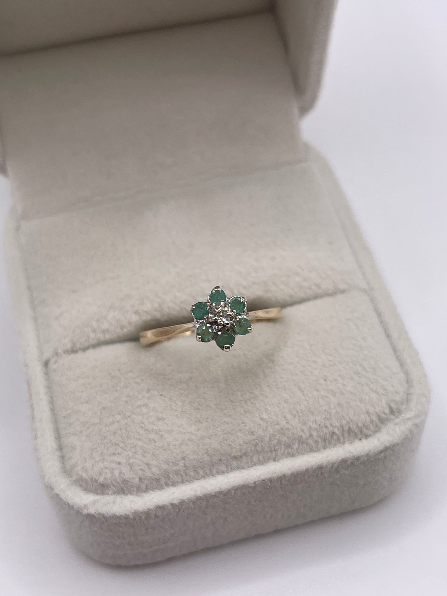 9ct gold emerald and diamond ring