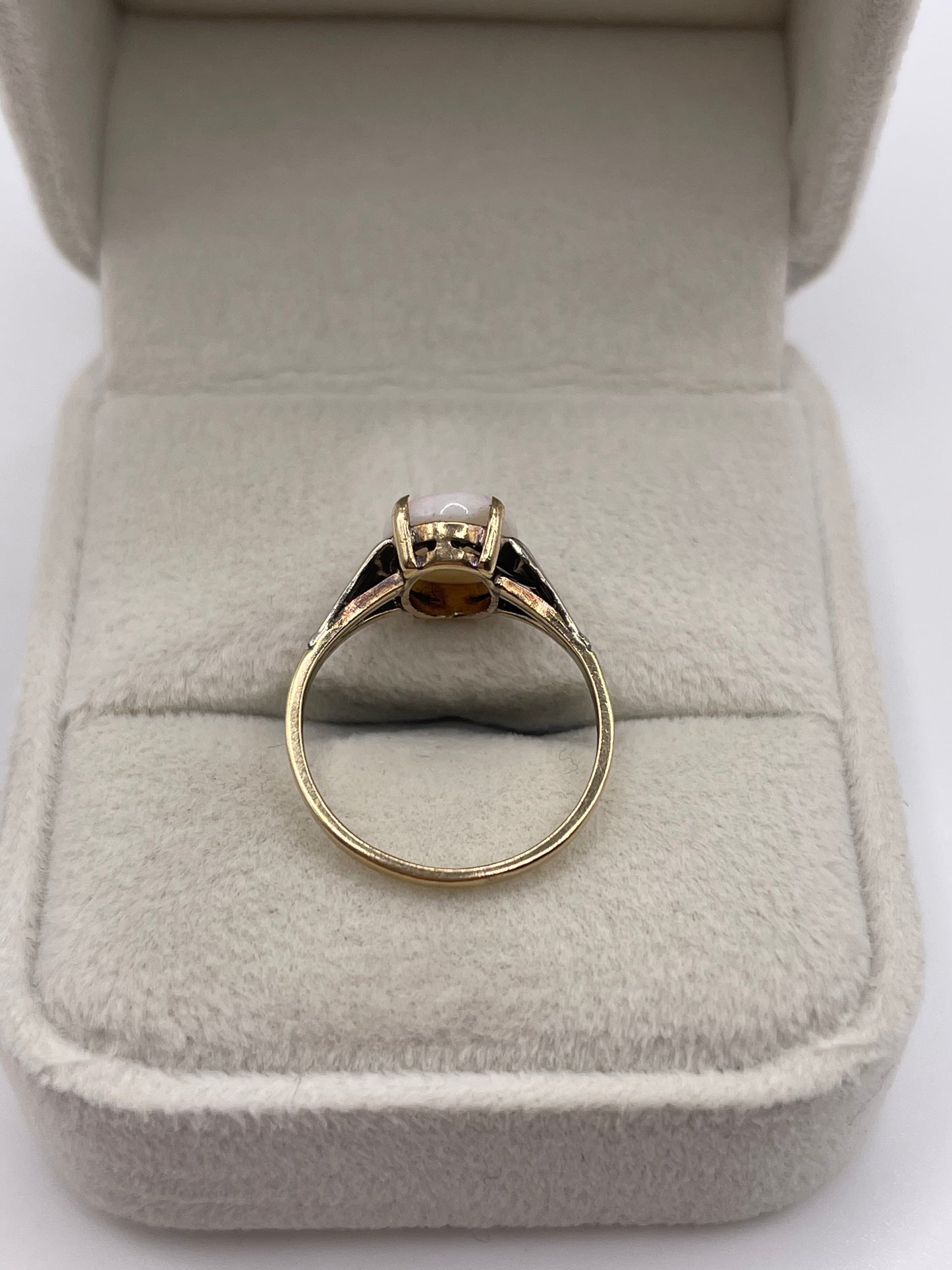 9ct gold opal ring