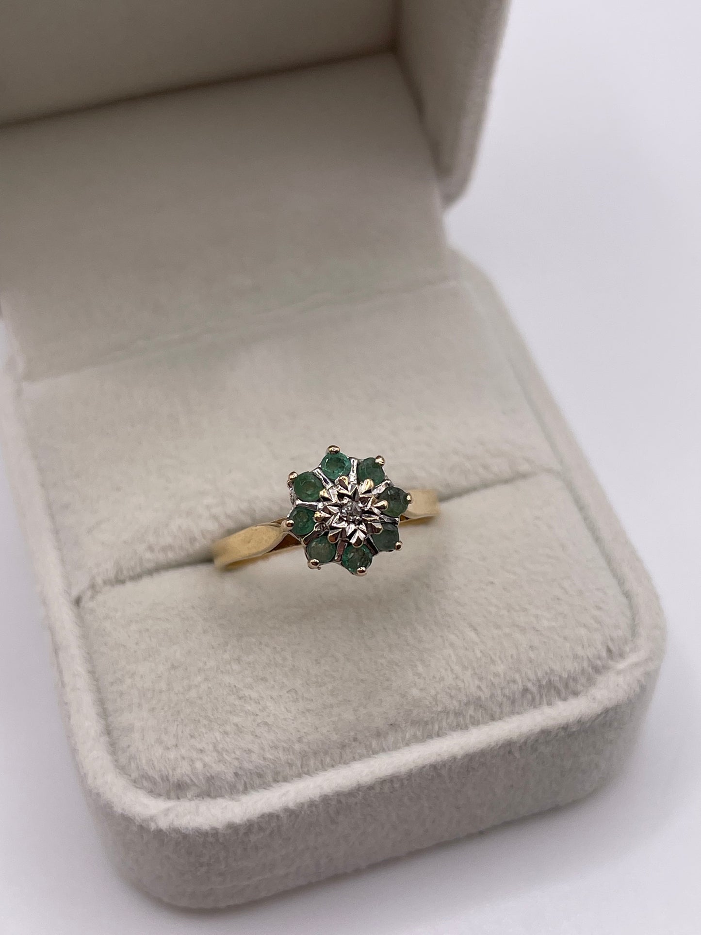 9ct gold emerald and diamond ring