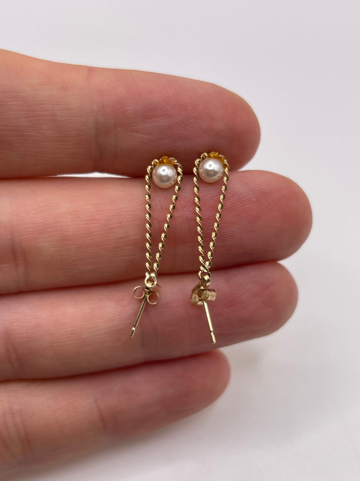 9ct gold pearl earrings