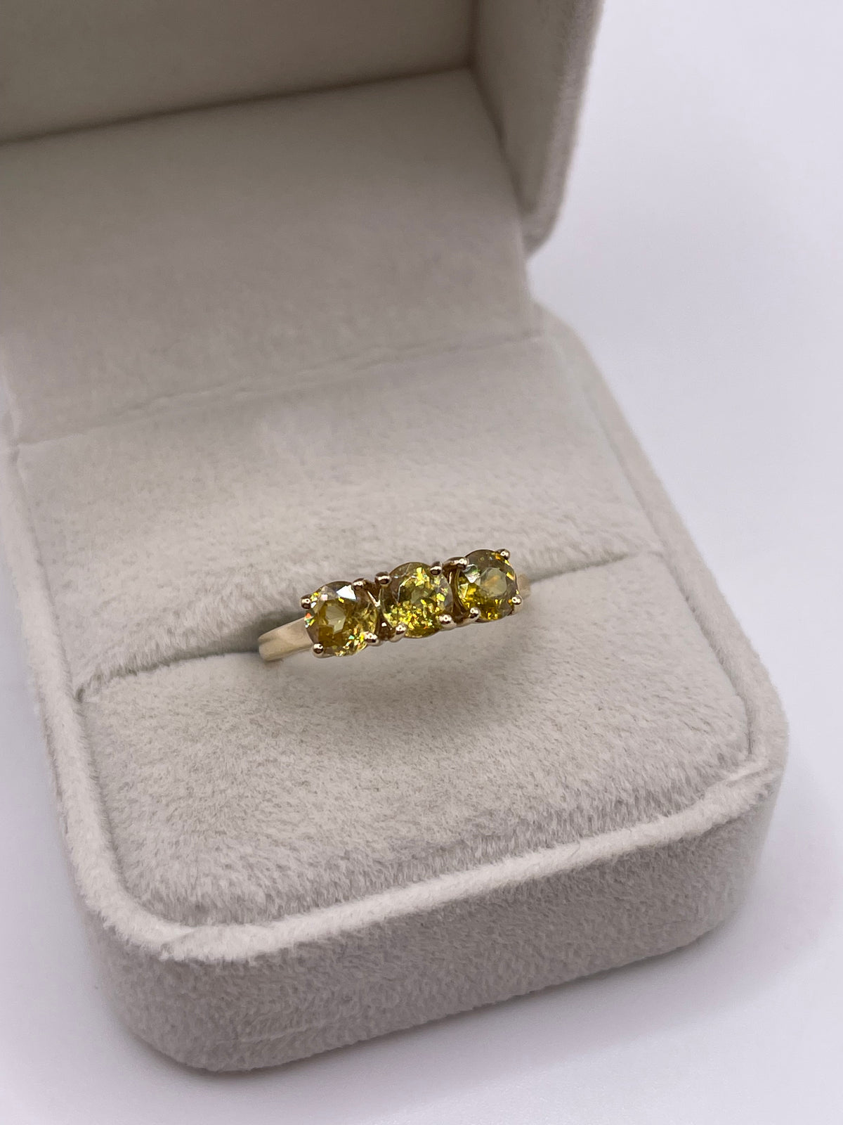 9ct gold sphene ring