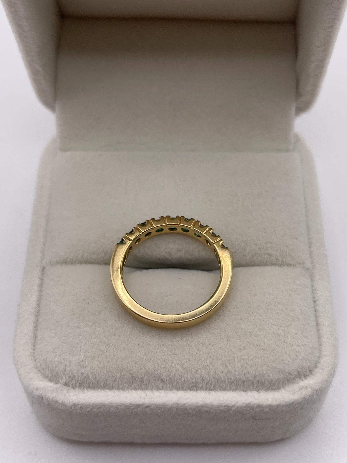18ct gold emerald ring