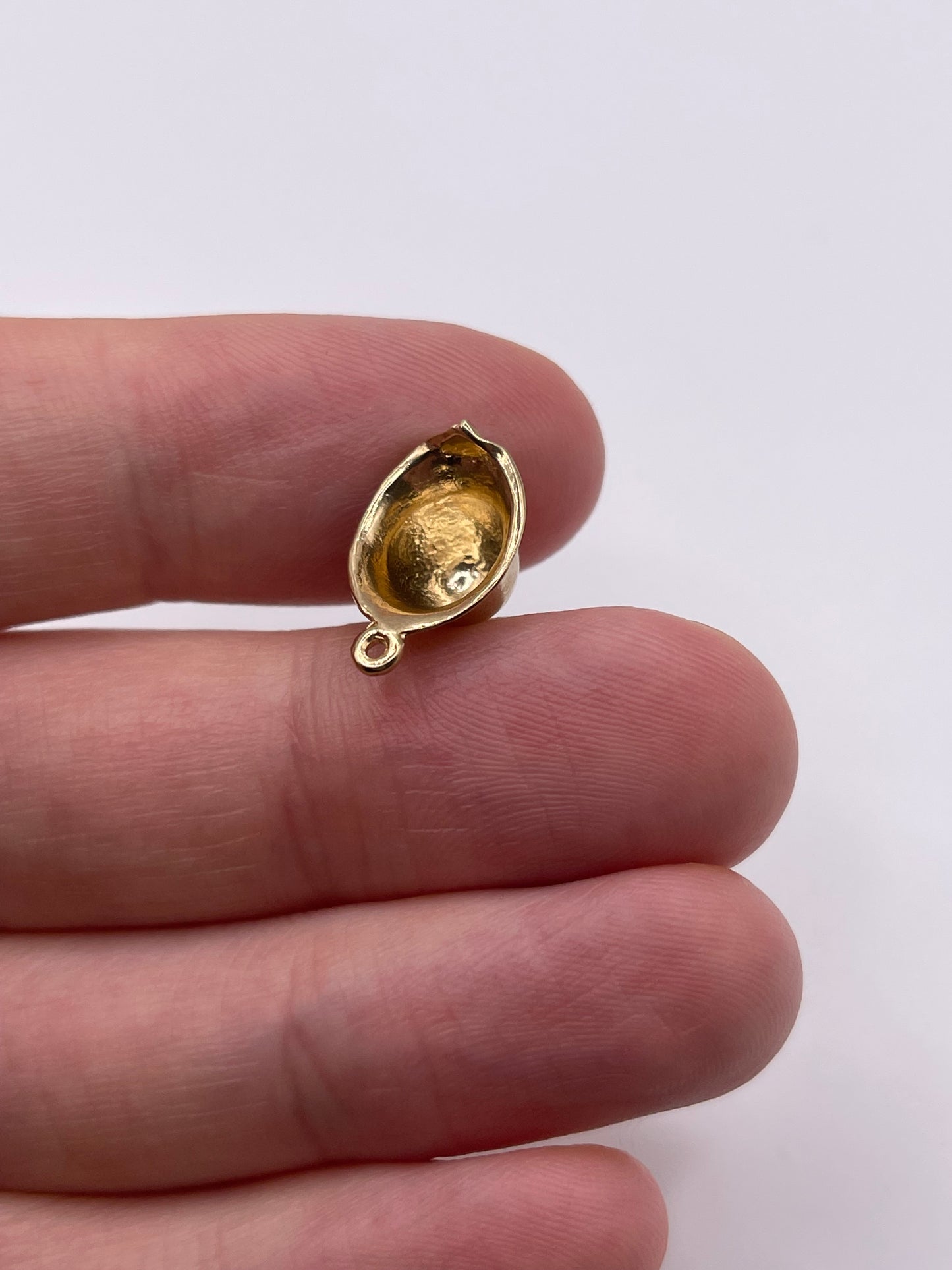 9ct gold police helmet charm