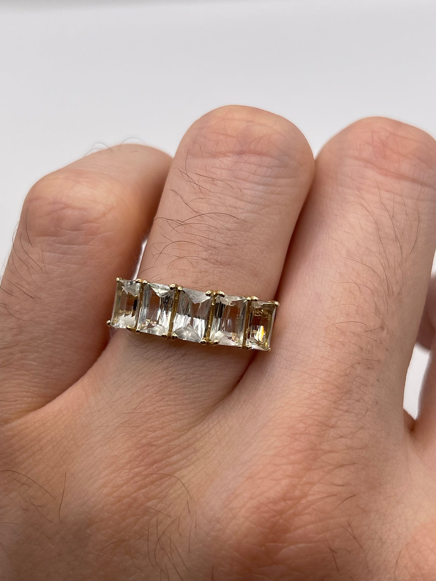 9ct gold quartz ring