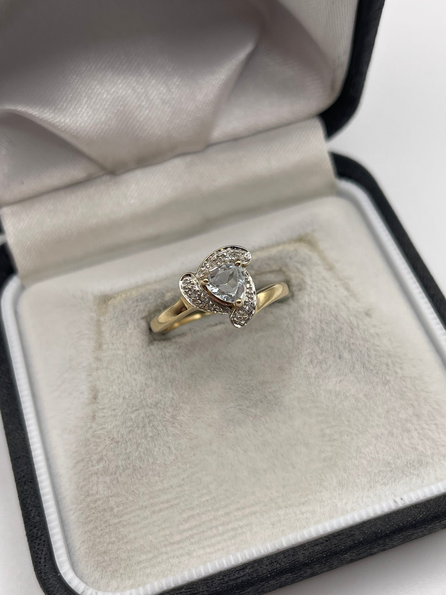 9ct gold topaz and diamond ring