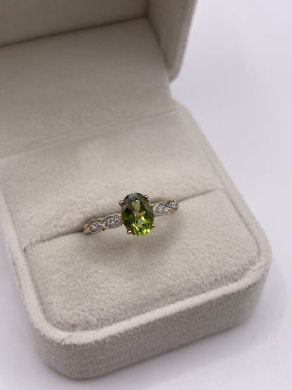 9ct gold peridot and diamond ring