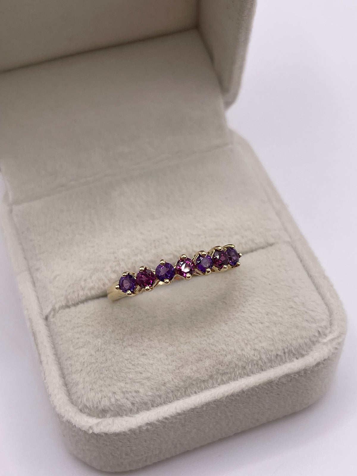 9ct gold garnet and amethyst ring