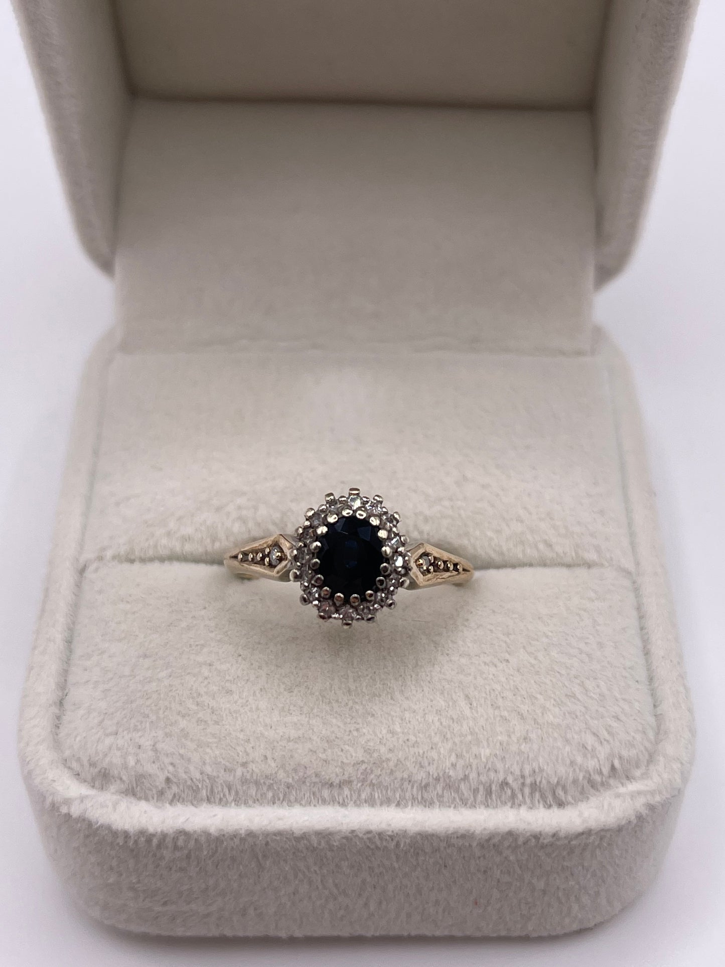 9ct gold sapphire and diamond ring