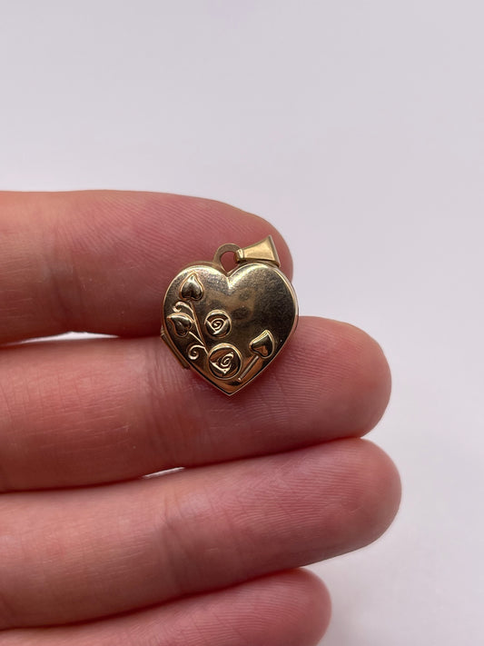 9ct gold heart locket pendant