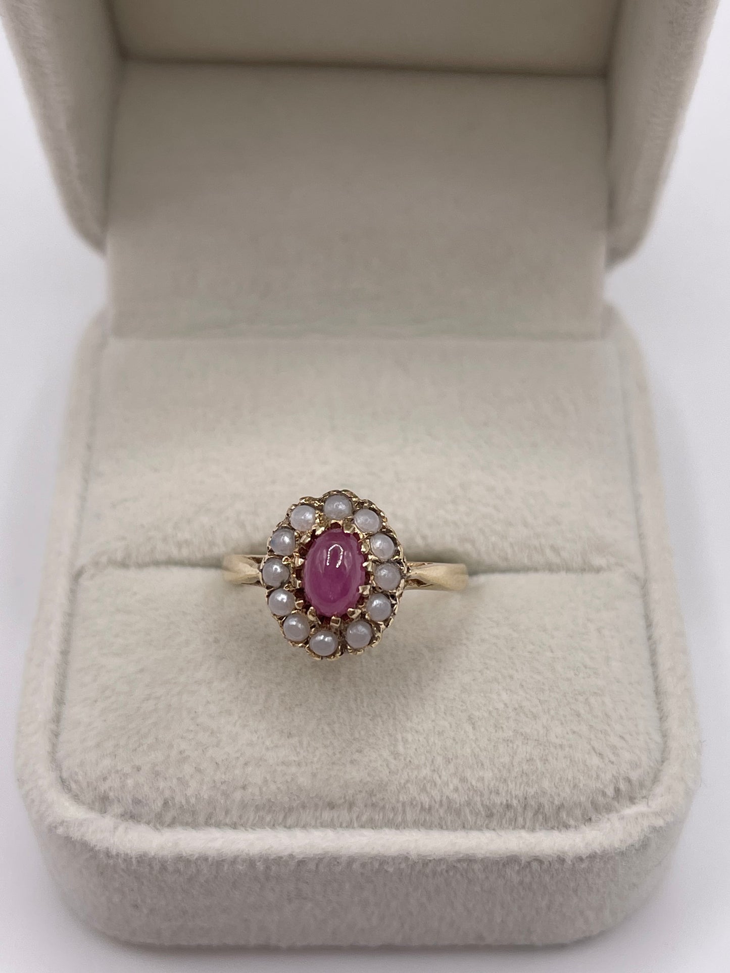 9ct gold cabochon ruby and pearl ring