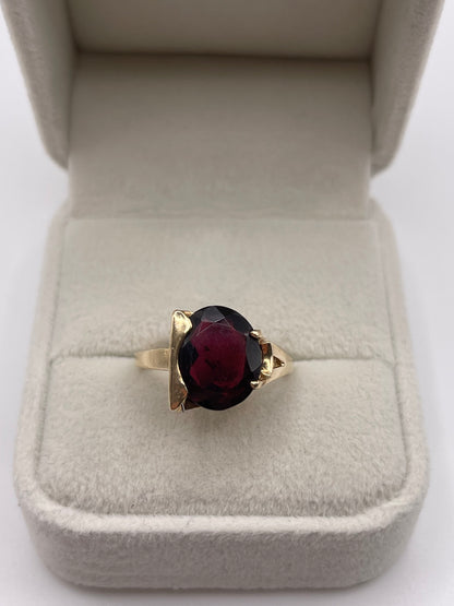 14ct gold garnet ring